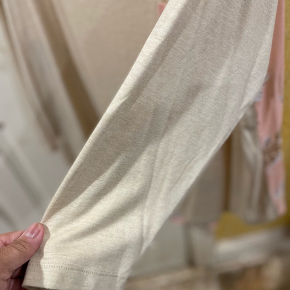 🌸Pretty floral and cream top Size 1x - Picture 3 of 4